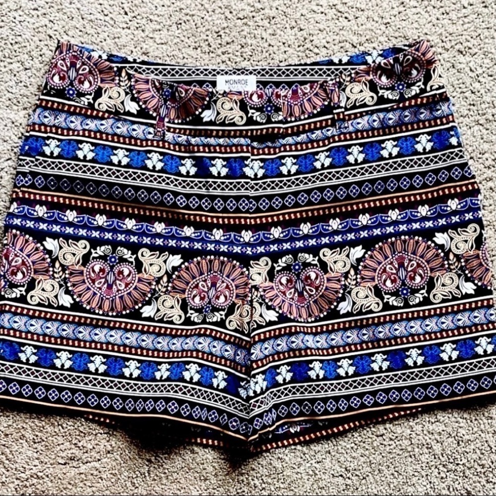 MONROE & main boho floral tribal shorts size 10